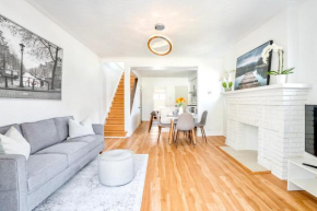 3BR Luxury Home - Heart of St Clair West